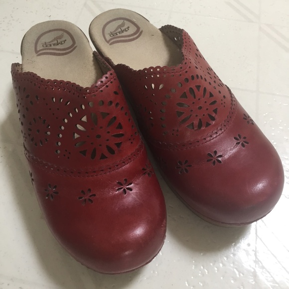 Dansko Skylar Red Clogs with Cutouts size 38 - Picture 1 of 4